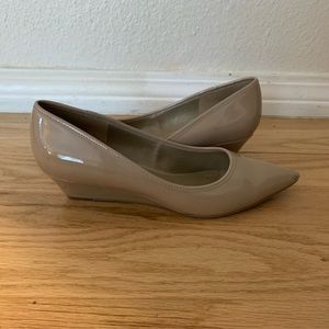 Bandolino wedge pump